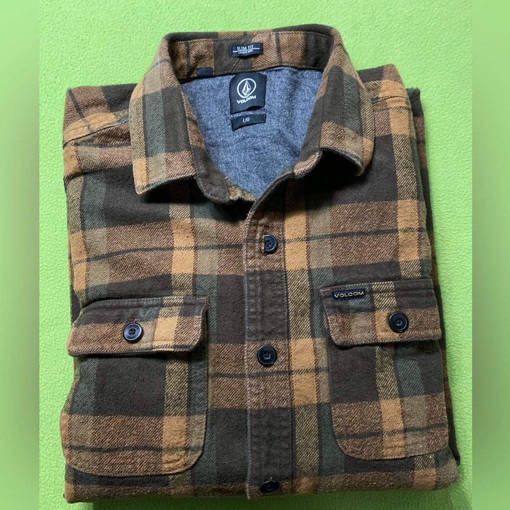 Volcom button up brown *AS IS* bundle other items to save💰✨‼️